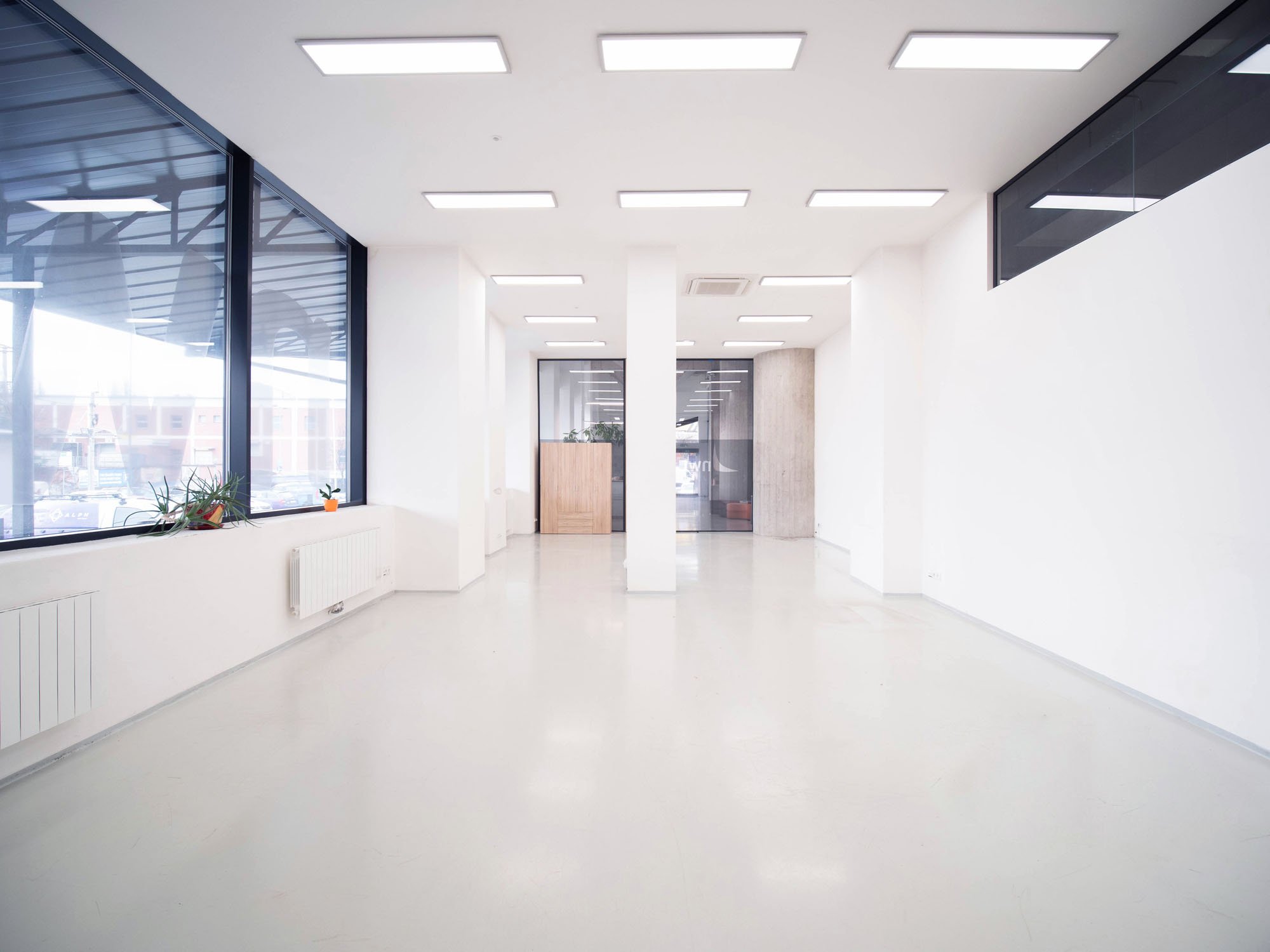 Komerční prostor v 1. NP s přístupem z foyer – fotografie 3